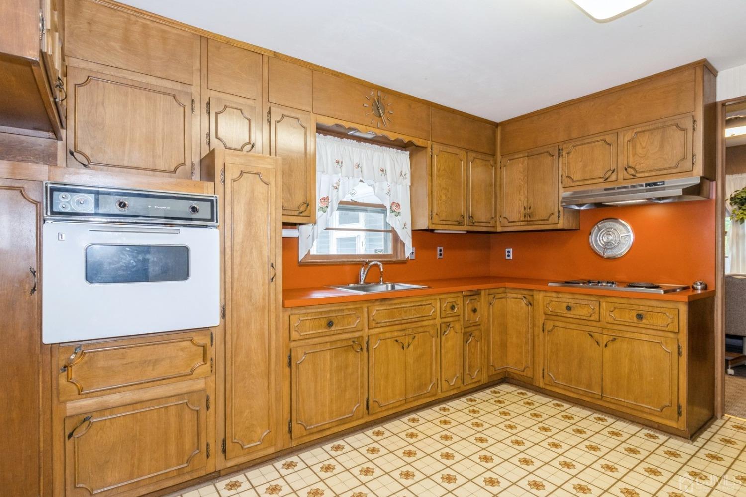 531 Ryders Lane East Brunswick, NJ 08816 - Photo 25 of 55