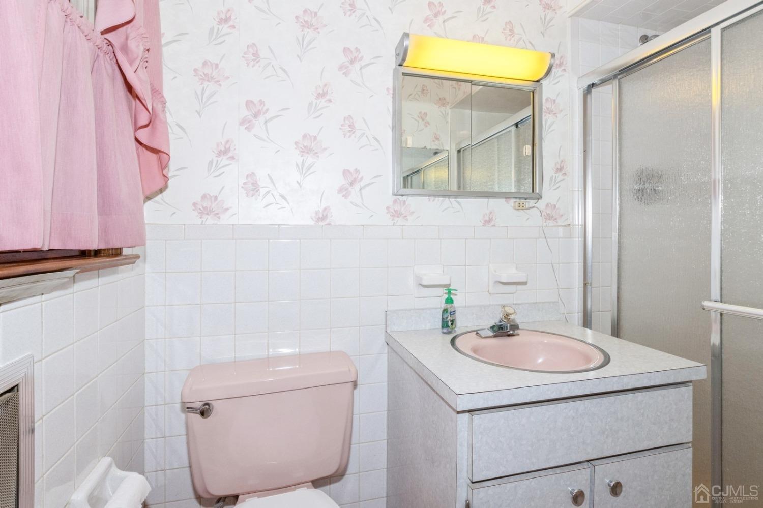 531 Ryders Lane East Brunswick, NJ 08816 - Photo 34 of 55