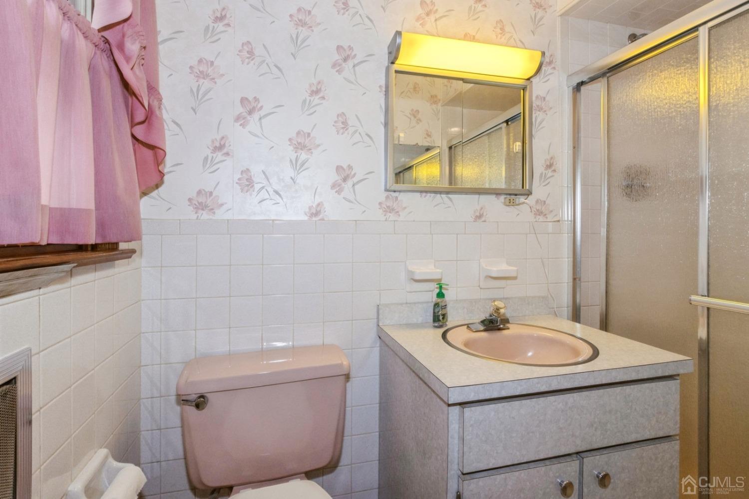 531 Ryders Lane East Brunswick, NJ 08816 - Photo 35 of 55