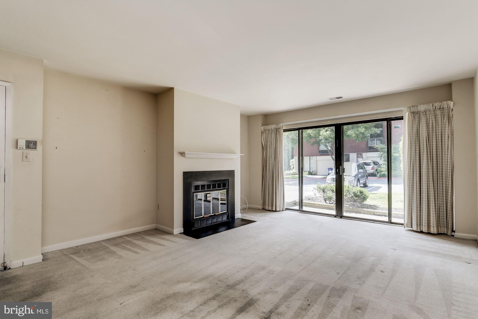 5570 Vantage Point Road, Unit 1 Columbia, MD 21044 - Photo 2 of 17 Living Room