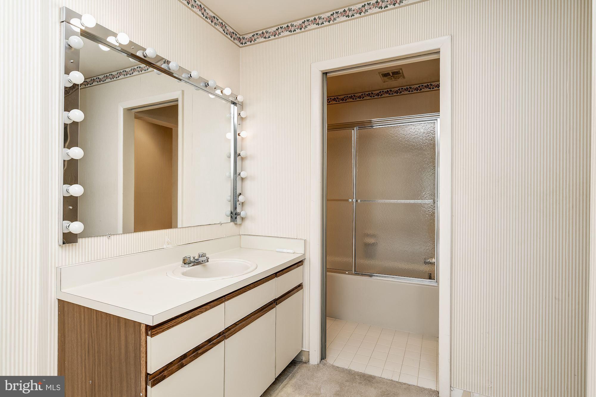 5570 Vantage Point Road, Unit 1 Columbia, MD 21044 - Photo 12 of 17 Master Bath