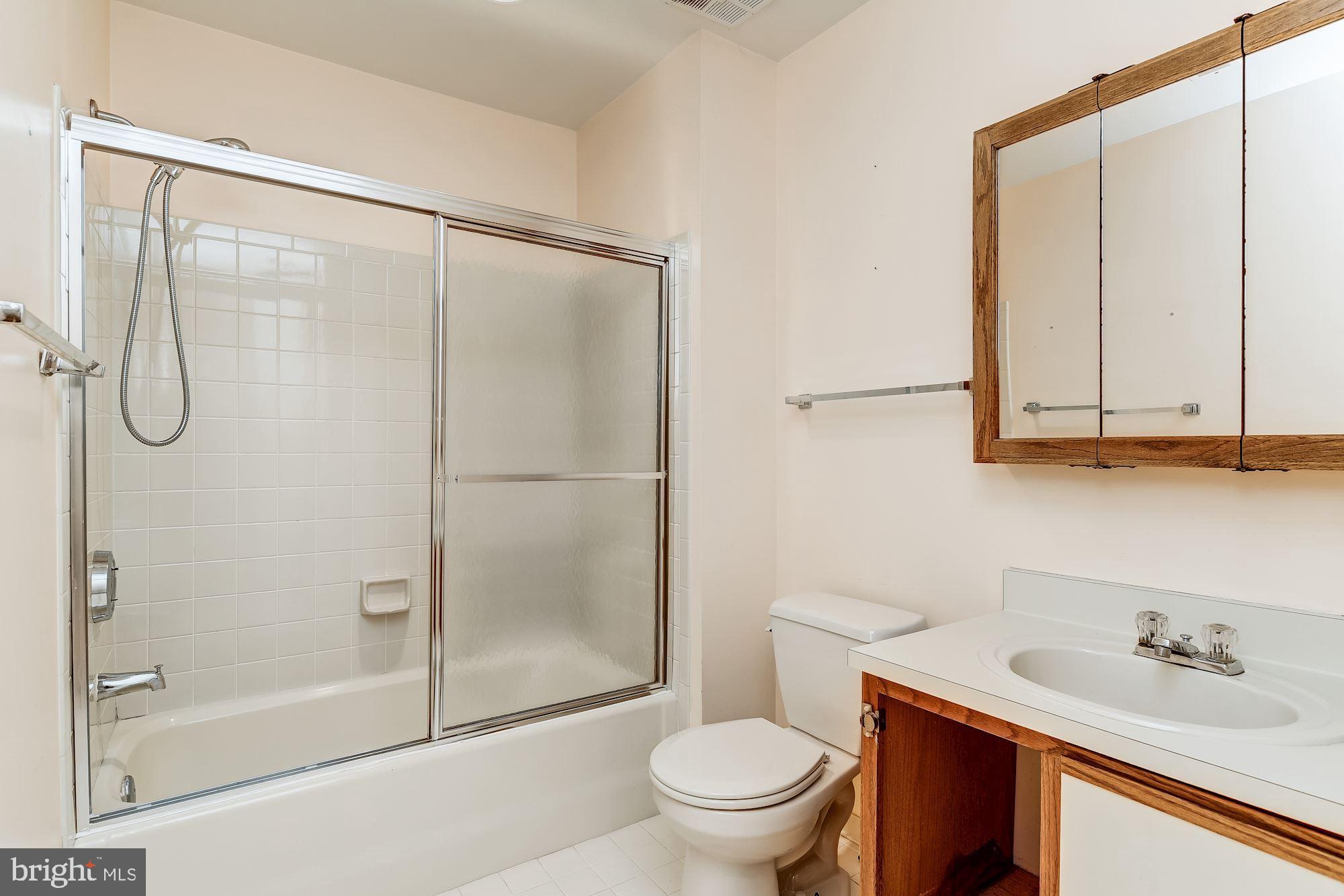5570 Vantage Point Road, Unit 1 Columbia, MD 21044 - Photo 16 of 17 Full Bath