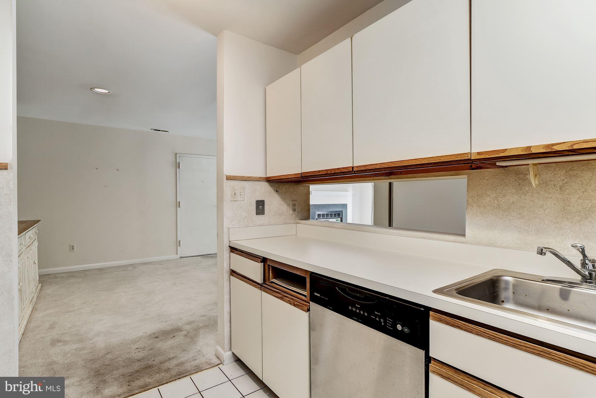 5570 Vantage Point Road, Unit 1 Columbia, MD 21044 - Photo 9 of 17 Kitchen