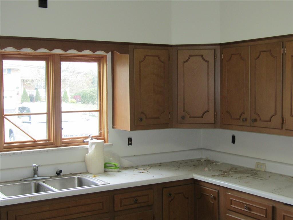 2735 Ridge Rd Extension Baden, PA 15005 - Photo 5 of 10
