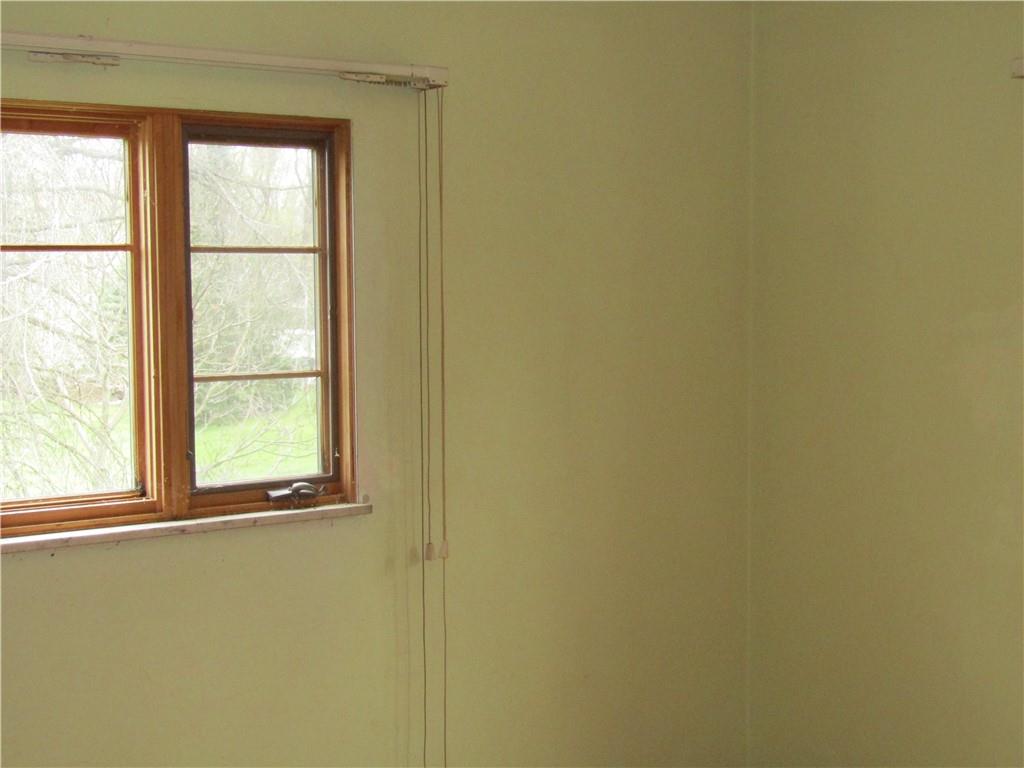 2735 Ridge Rd Extension Baden, PA 15005 - Photo 8 of 10