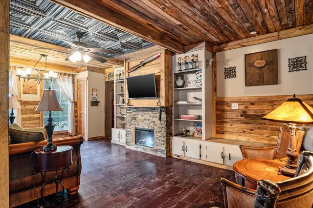 $849,999 | 1303 Wichman Street, Walterboro, SC 29488