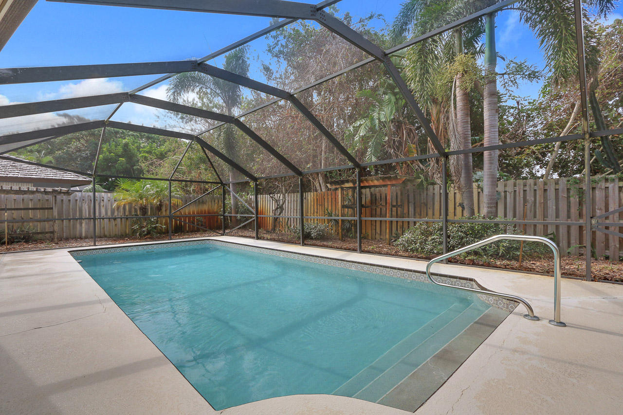 37 Hickory Hill Road Tequesta, FL 33469 - Photo 21 of 21 Pool
