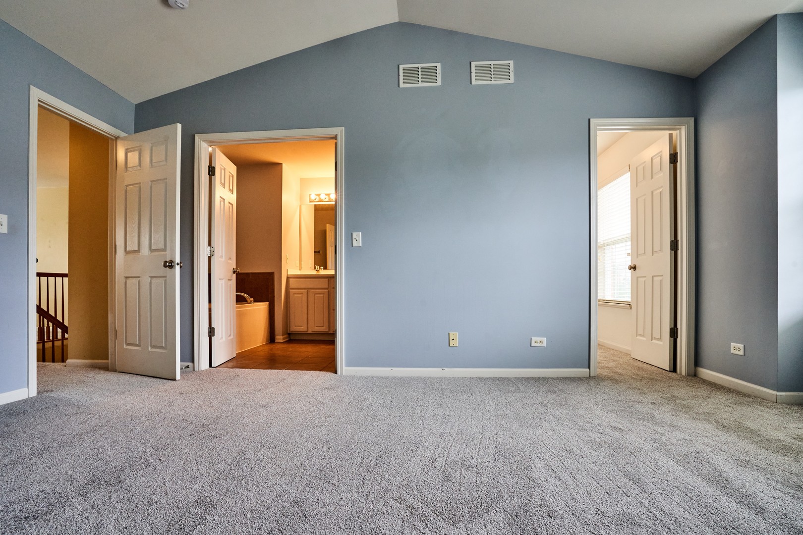 4114 Bethlehem Road Aurora, IL 60504 - Photo 16 of 28 an empty room with windows and closet