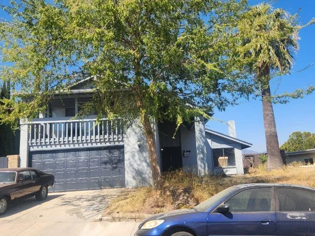 $769,999 | 23141 La Granja Drive, Valencia, CA 91354