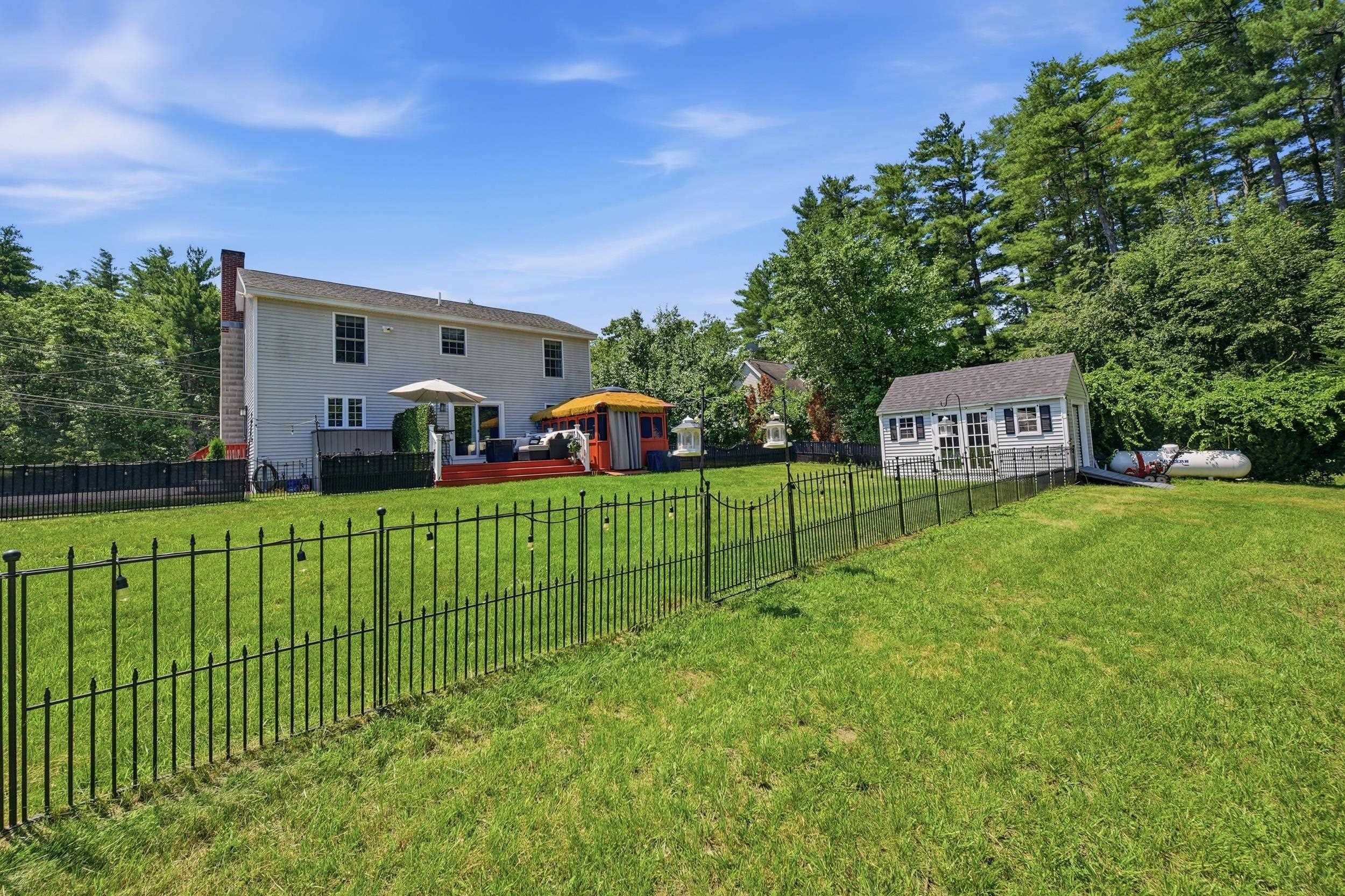 27 Old Manchester Road Raymond, NH 03077 - Photo 8 of 52 Gallery Image 8