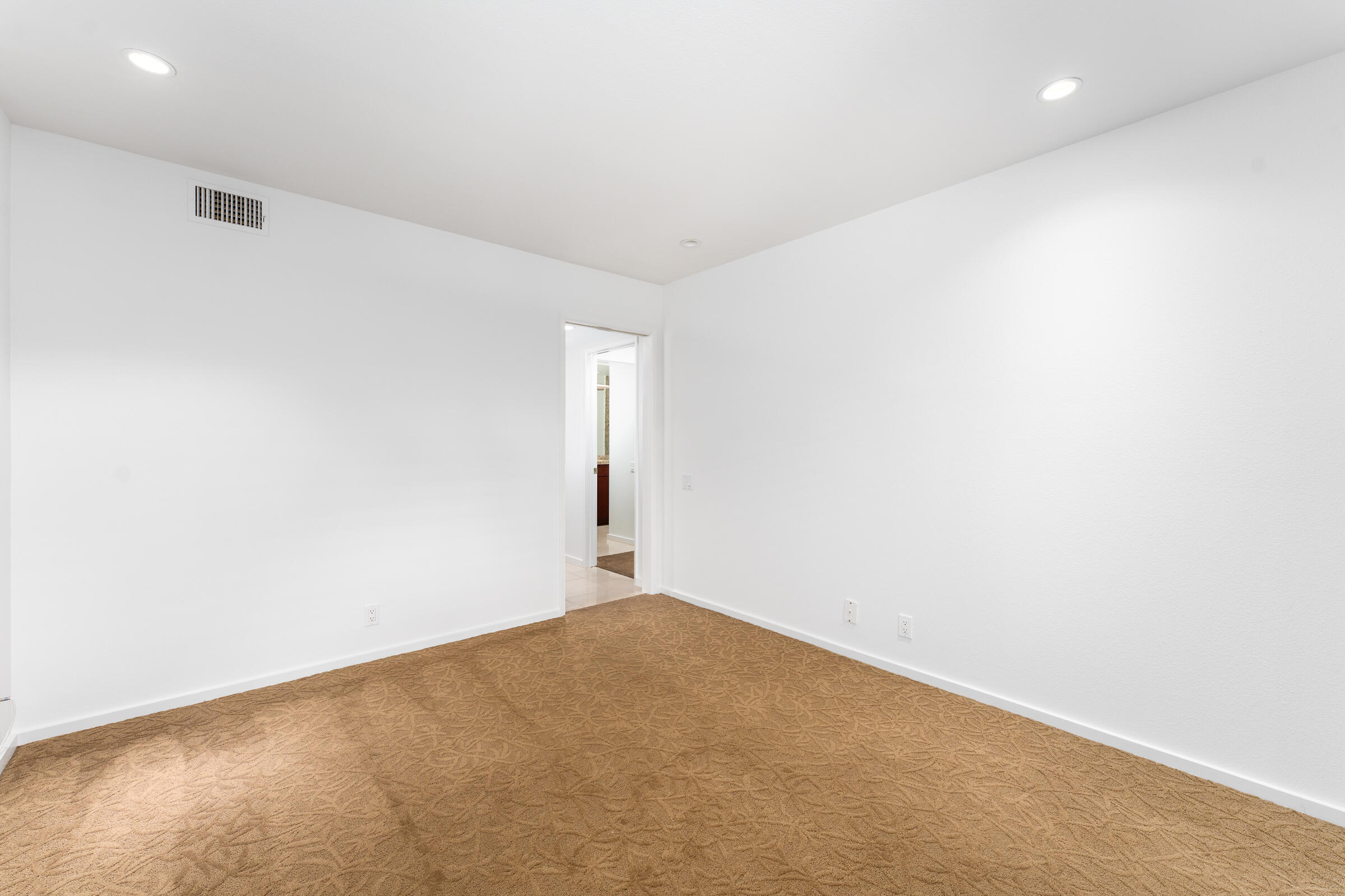 1111 East Ramon Road, Unit 29 Palm Springs, CA 92264 - Photo 20 of 39 2nd Bedroom