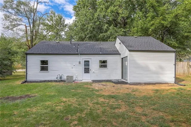 $220,000 | 2705 South 51st Court, Kansas City, KS 66106