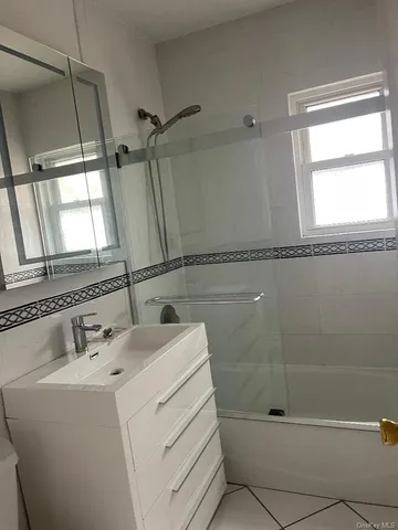 $3,400 | 459 East Chester Street, Unit UPPR, Long Beach, NY 11561