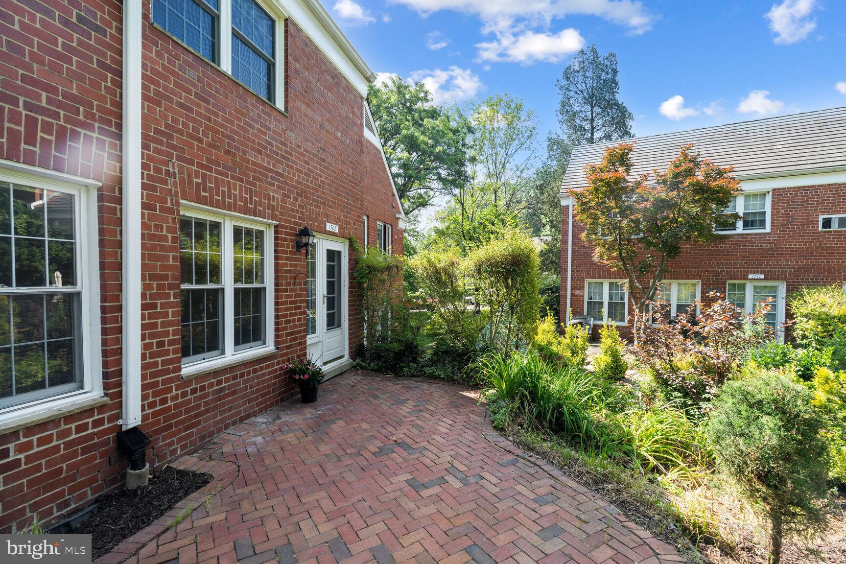 1705 Preston Road Alexandria, VA 22302 - Photo 20 of 24 Patio- in the spring