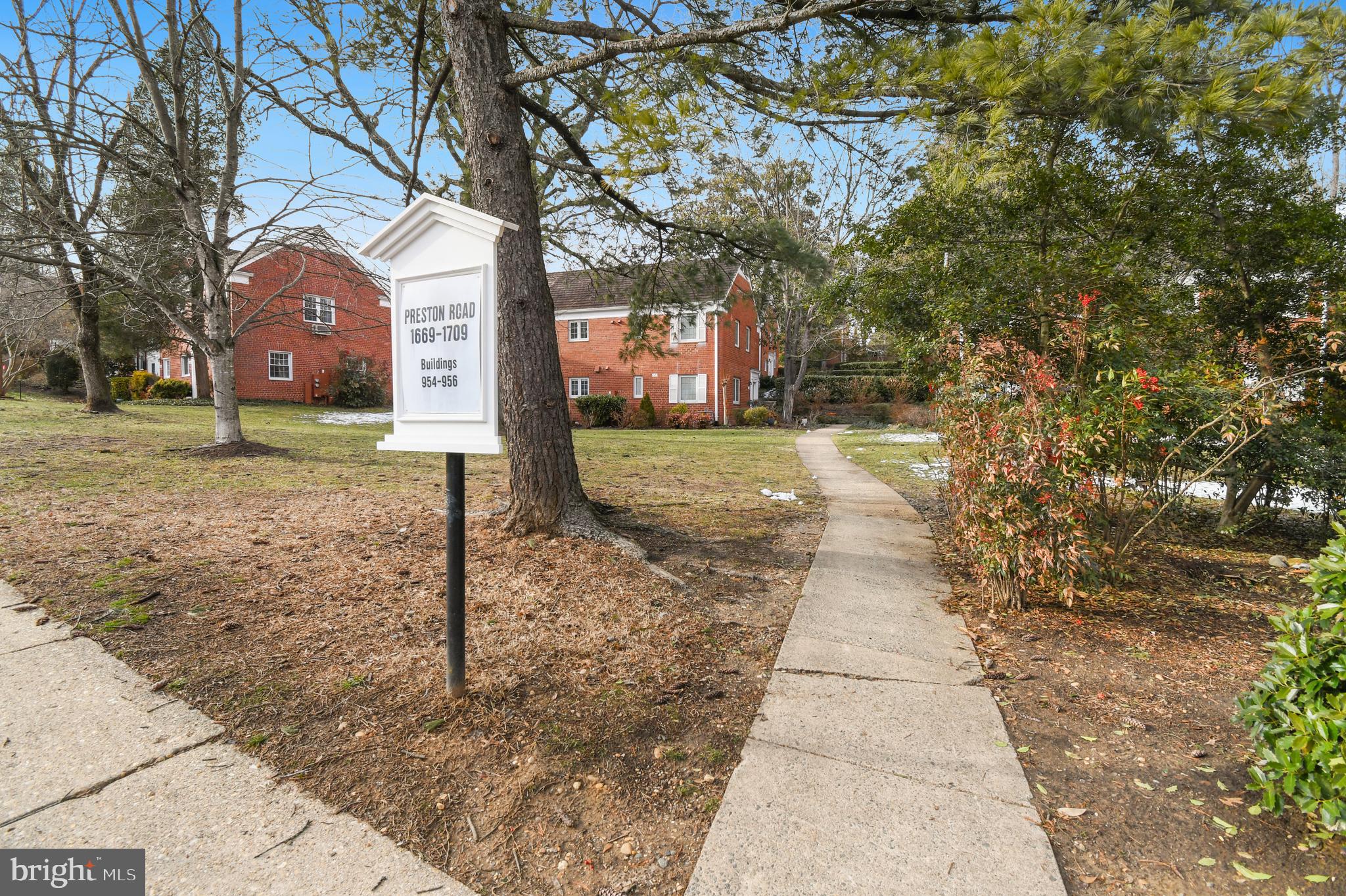 1705 Preston Road Alexandria, VA 22302 - Photo 23 of 24 Path leading to unit