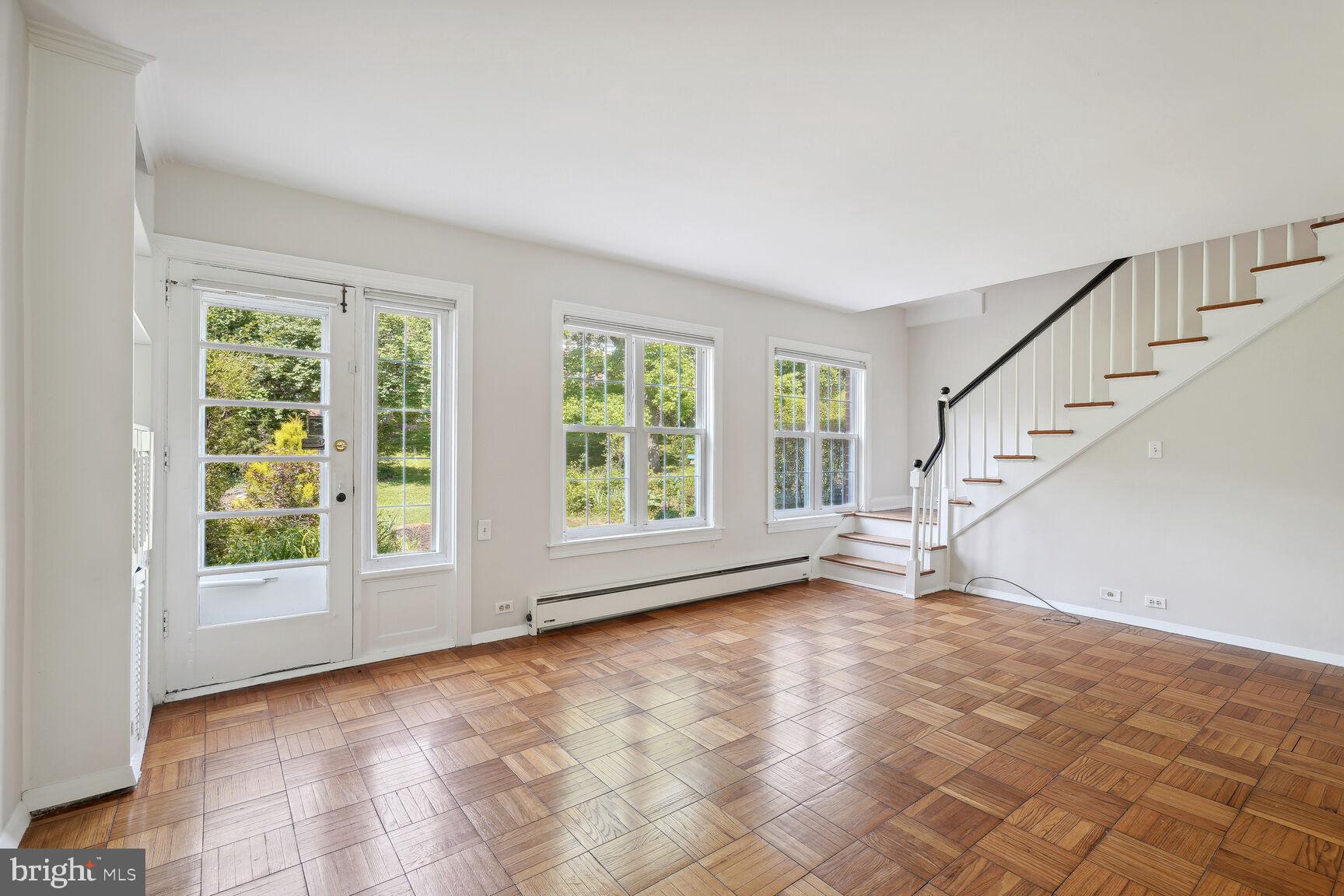 1705 Preston Road Alexandria, VA 22302 - Photo 4 of 24 Living Room with door to patio.