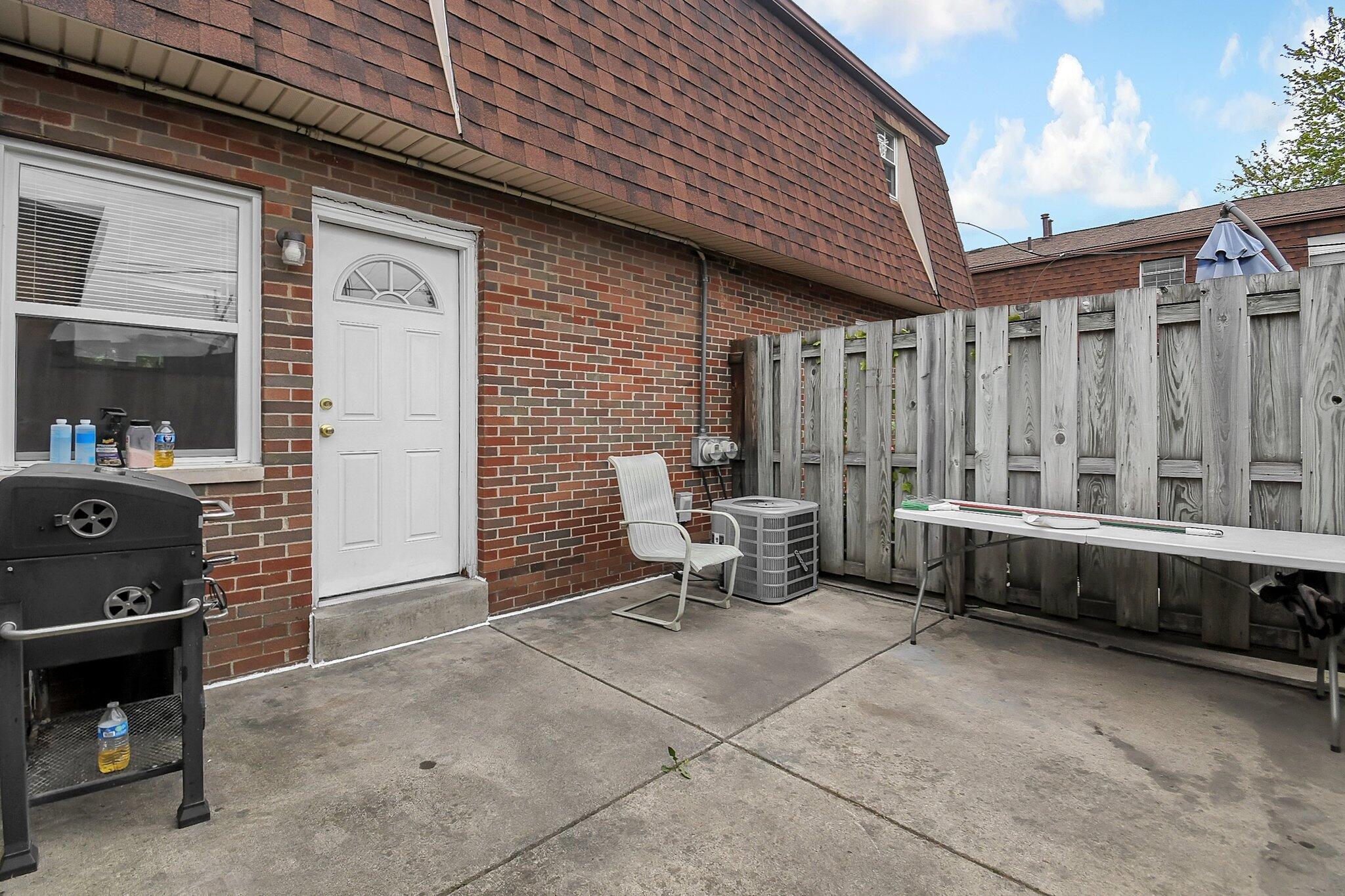 5690 Beechcroft Road, Unit 5690B Columbus, OH 43229 - Photo 25 of 29 30-web-or-mls-5690-beechcroft-rd-b