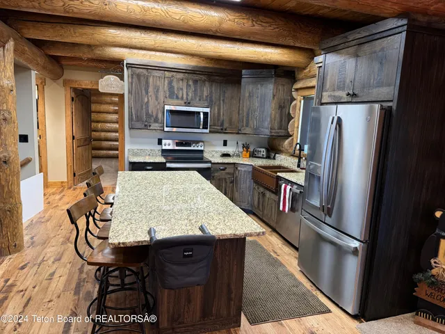 $9,334,831 | 7424 Mckinlay Lane, Newdale, ID 83436