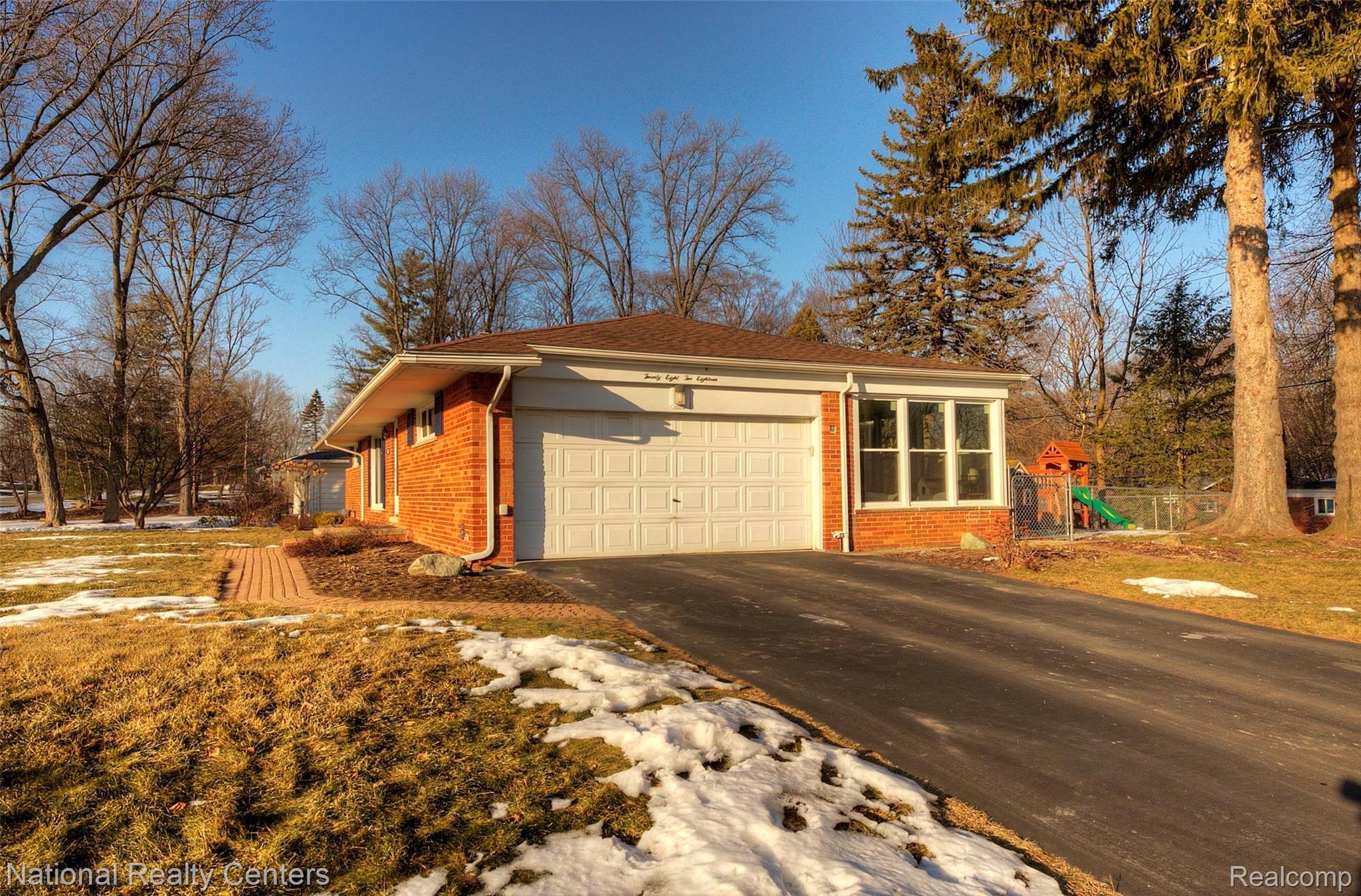 28218 Quail Hollow Road Farmington, MI 48331 - Photo 62 of 82 930A9144_5_6.jpg
