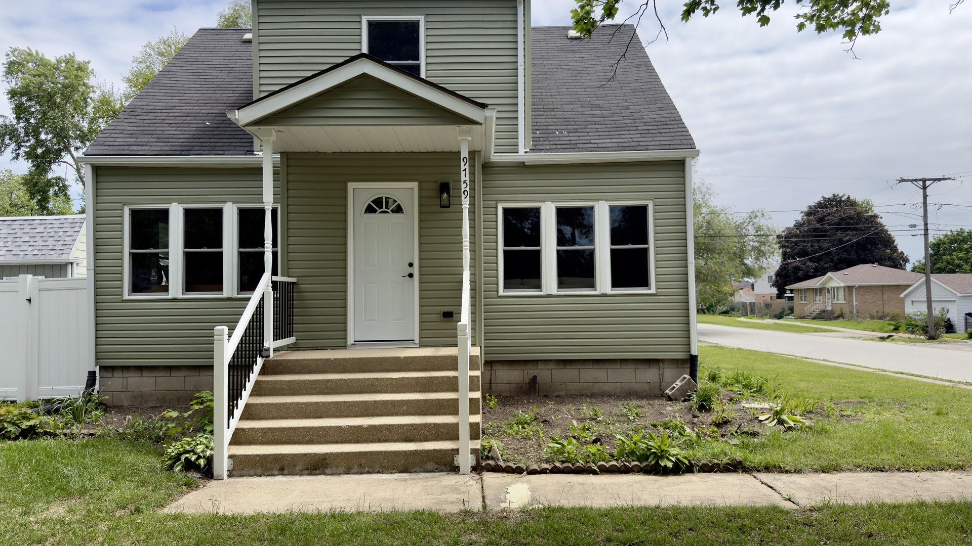 9759 Rutherford Avenue Oak Lawn, IL 60453 - Photo 2 of 46