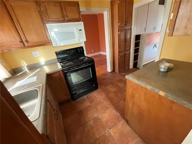 $73,000 | 724 East Clinton Street, Clinton, MO 64735