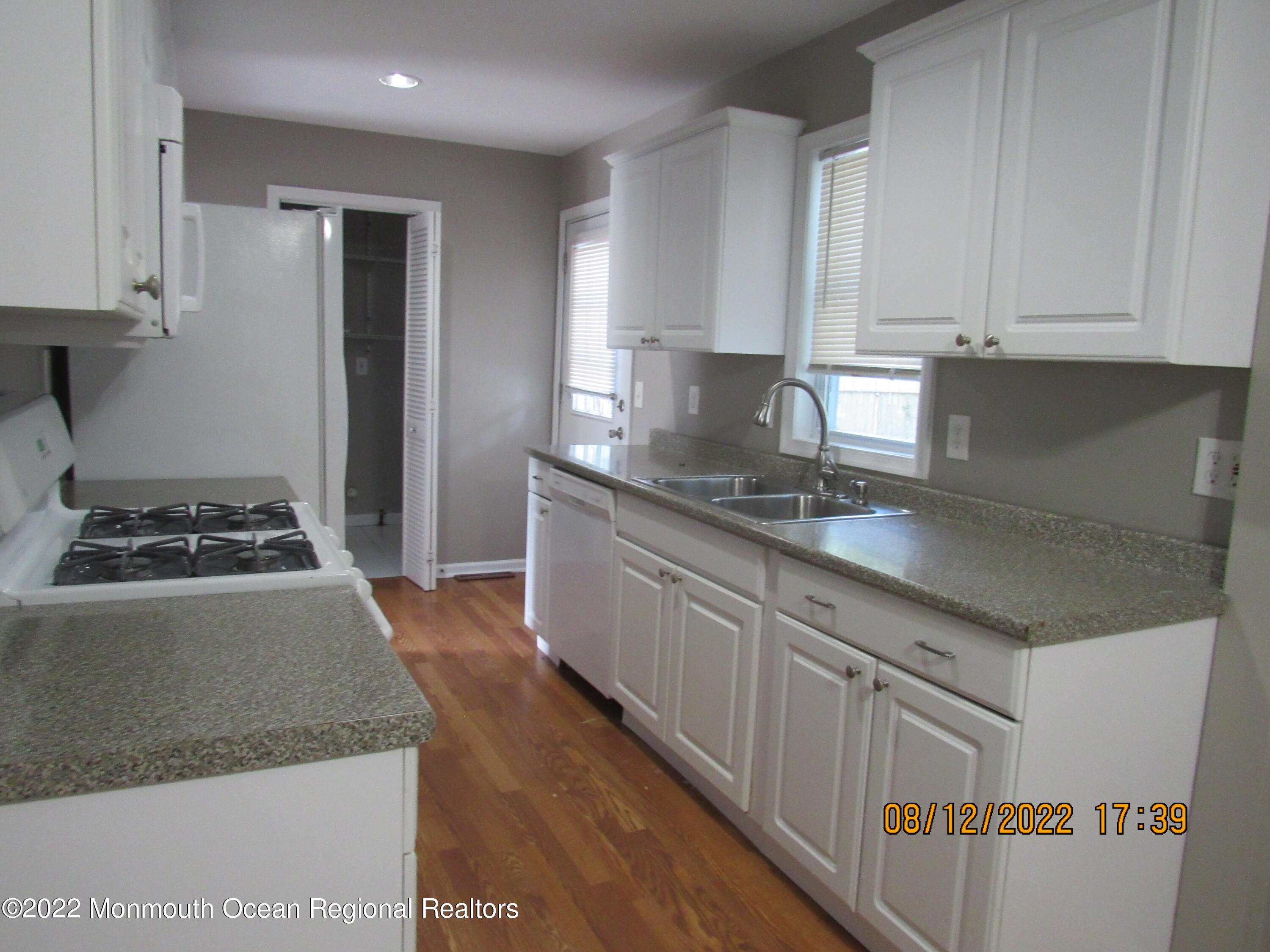 334 Lockheed Road Brick, NJ 08723 - Photo 4 of 23 IMG_6729