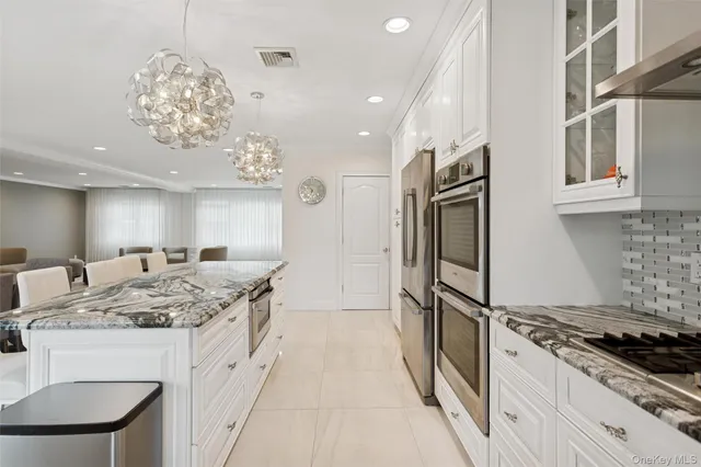 $1,775,000 | 1560 Pebble Lane, Hewlett, NY 11557