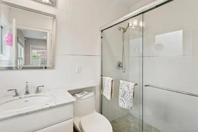 $1,775,000 | 1560 Pebble Lane, Hewlett, NY 11557