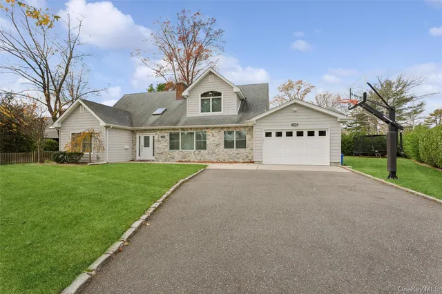 $1,775,000 | 1560 Pebble Lane, Hewlett, NY 11557