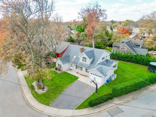 $1,775,000 | 1560 Pebble Lane, Hewlett, NY 11557