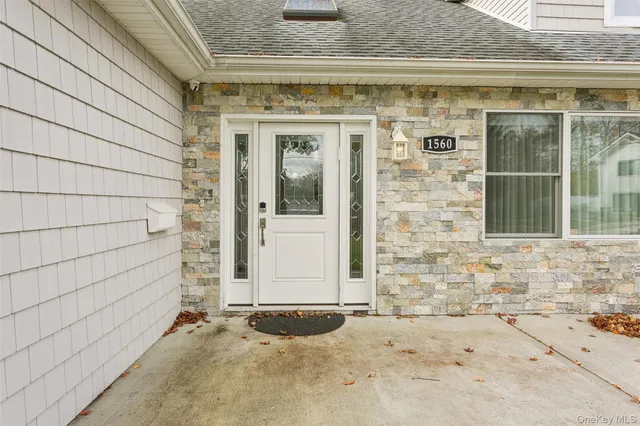 $1,775,000 | 1560 Pebble Lane, Hewlett, NY 11557