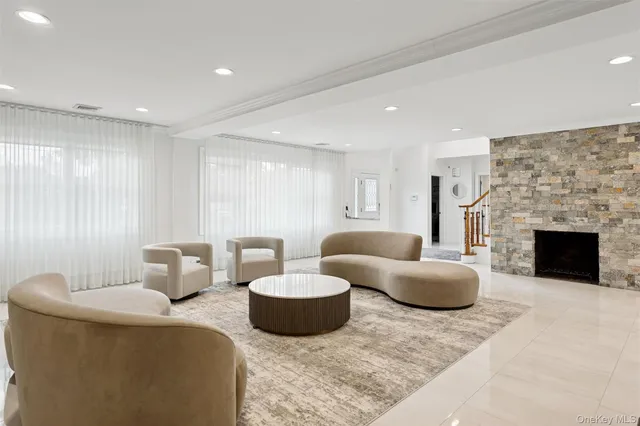 $1,775,000 | 1560 Pebble Lane, Hewlett, NY 11557