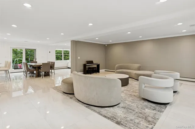 $1,775,000 | 1560 Pebble Lane, Hewlett, NY 11557