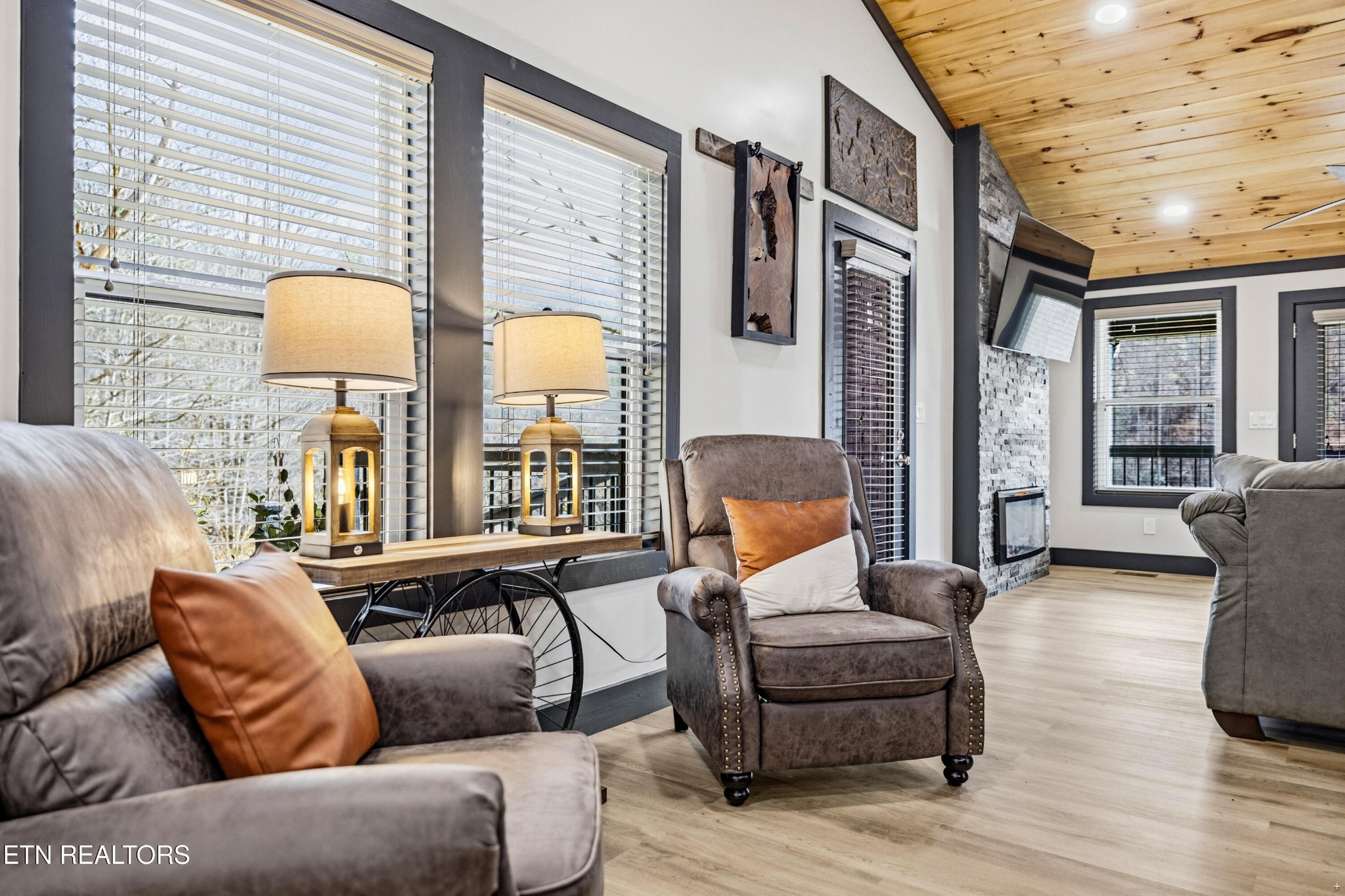 2359 Grassy Branch Road Sevierville, TN 37876 - Photo 16 of 48 Gallery Image 16
