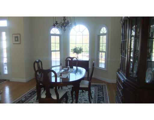 5 Mohawk Path Holliston, MA 01746 - Photo 5 of 10 Gallery Image 5
