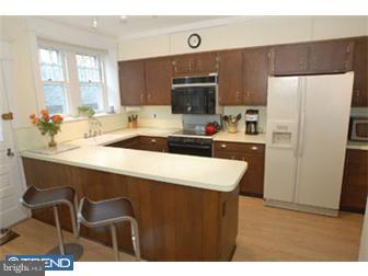455 Irvington Road Drexel Hill, PA 19026 - Photo 7 of 12 Kitchen
