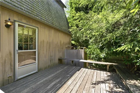 $800,000 | 10 What Cheer Road, Narragansett, RI 02882
