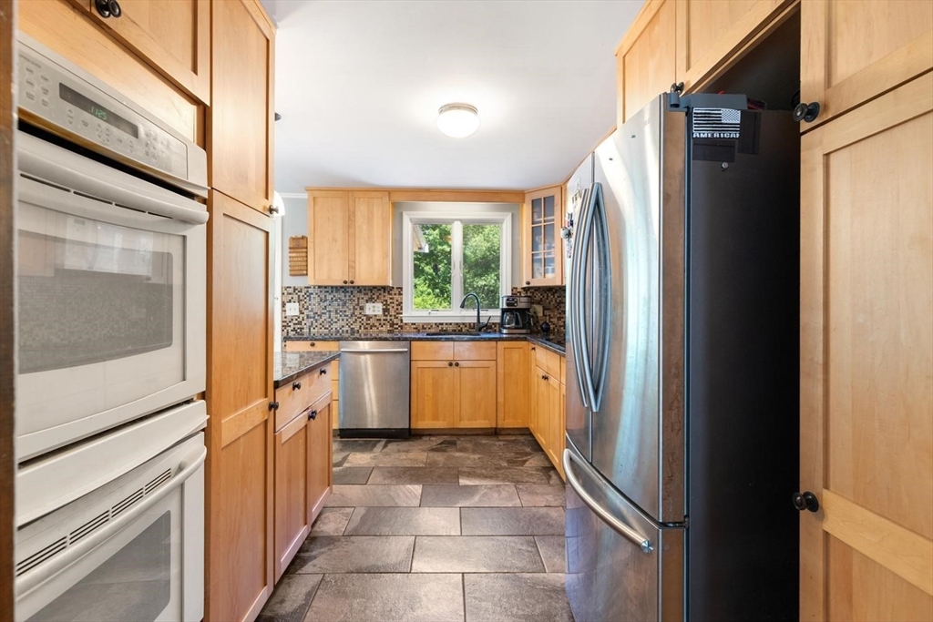5 Paradise Road Beverly, MA 01915 - Photo 15 of 37
