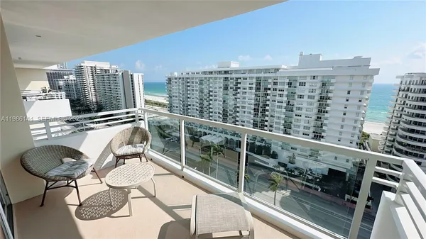 $3,200 | 5600 Collins Avenue, Unit 17V, Miami Beach, FL 33140
