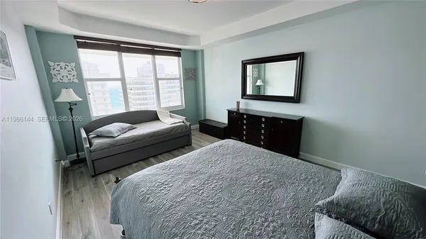 $3,200 | 5600 Collins Avenue, Unit 17V, Miami Beach, FL 33140