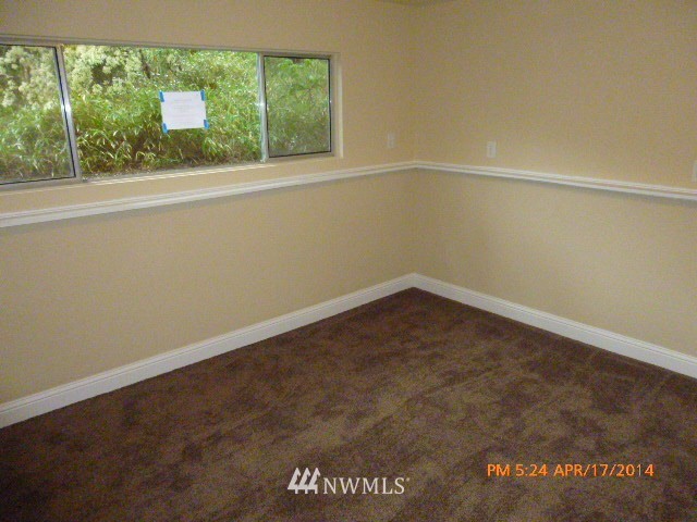 101 234th Place Southeast Bothell, WA 98021 - Photo 21 of 23 an empty room with a window