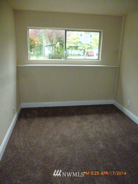 101 234th Place Southeast Bothell, WA 98021 - Photo 22 of 23 an empty room with a window