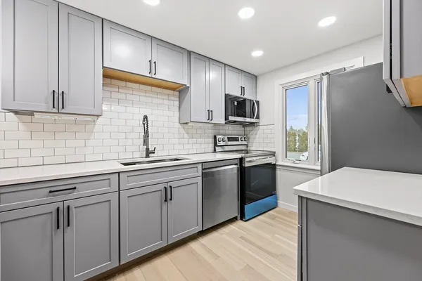 $385,000 | 10 Eaton Court, Unit 10, Amherst, MA 01002