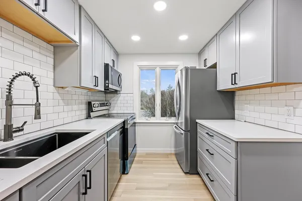 $385,000 | 10 Eaton Court, Unit 10, Amherst, MA 01002