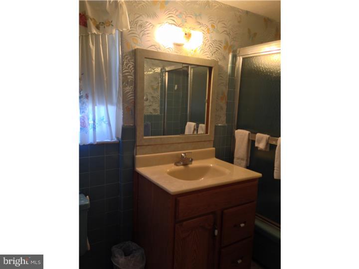 2720 Axe Factory Road Philadelphia, PA 19152 - Photo 14 of 24 Bathroom