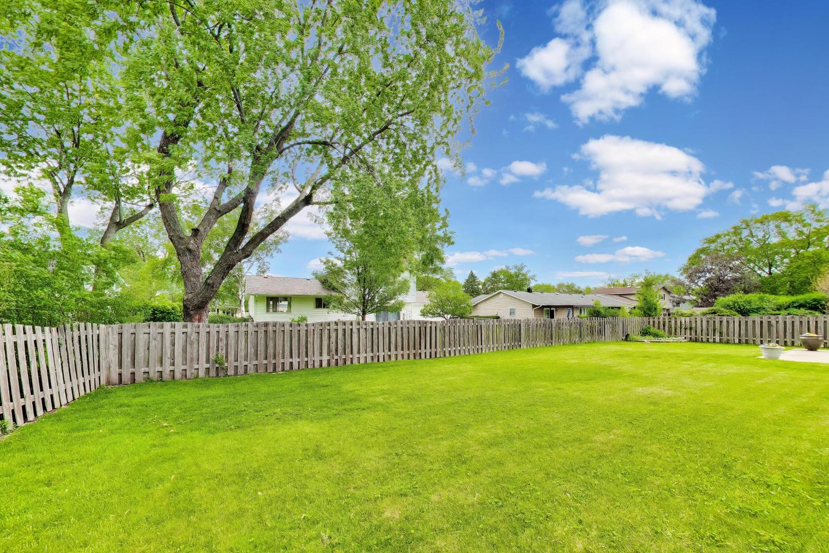 605 North Rohlwing Road Palatine, IL 60074 - Photo 20 of 21