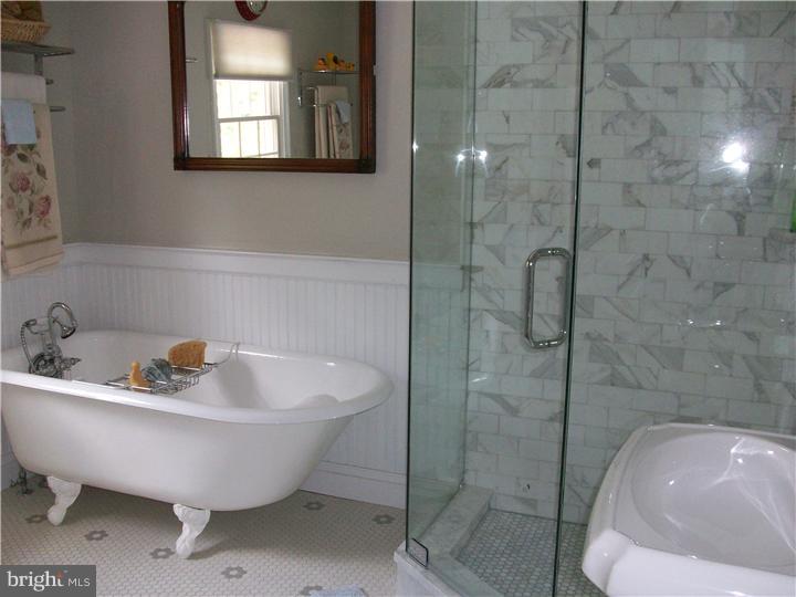 752 Paddock Path Moorestown, NJ 08057 - Photo 15 of 20 Bathroom