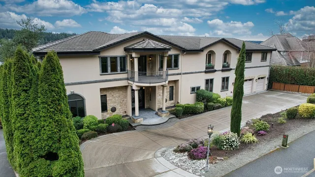 $5,900,000 | 2837 E Lake, Sammamish, WA 98074