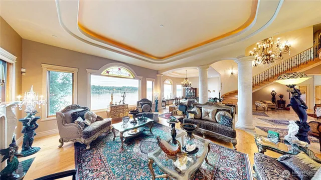 $5,900,000 | 2837 E Lake, Sammamish, WA 98074