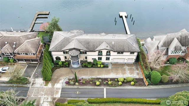 $5,900,000 | 2837 E Lake, Sammamish, WA 98074